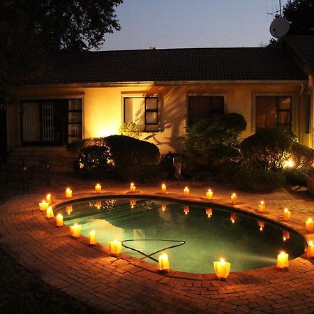 A Hundred Thousand Welcomes B&B Sandton Bagian luar foto