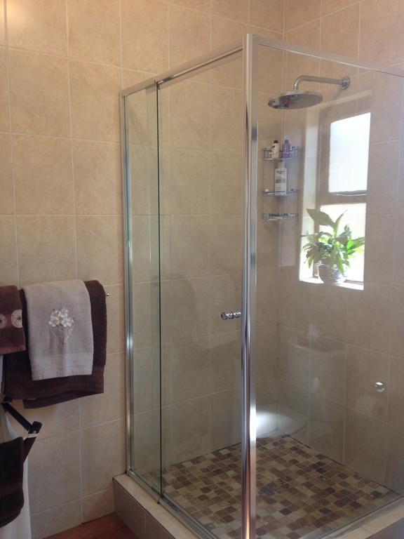 A Hundred Thousand Welcomes B&B Sandton Bagian luar foto