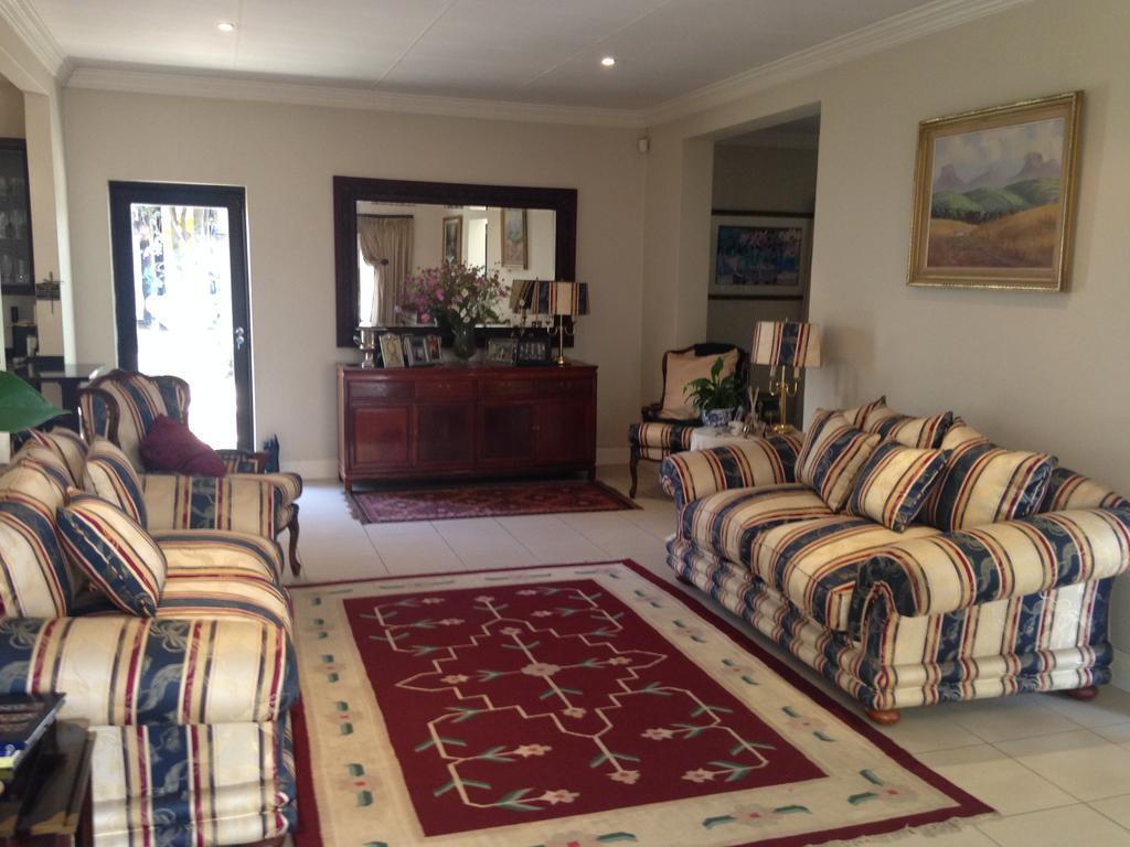 A Hundred Thousand Welcomes B&B Sandton Bagian luar foto